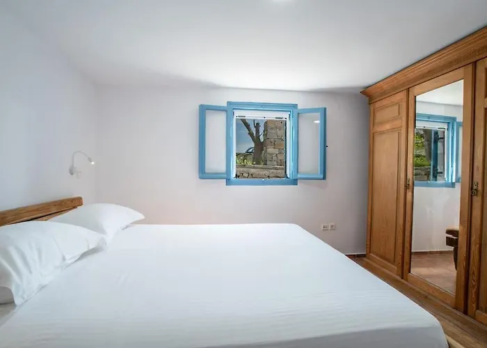 Kolimpithres Beach House