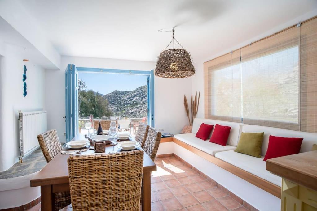 Kolimpithres Beach House * Naousa (Paros)