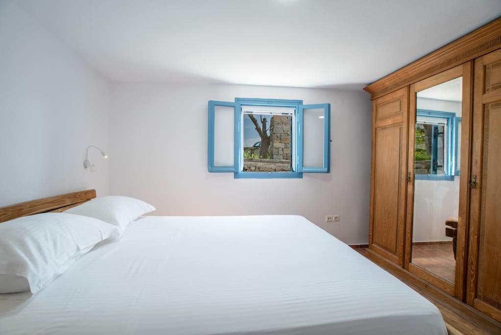 Kolimpithres Beach House
