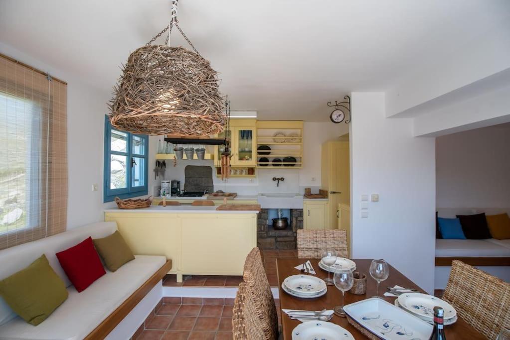 Kolimpithres Beach House * Naousa (Paros)